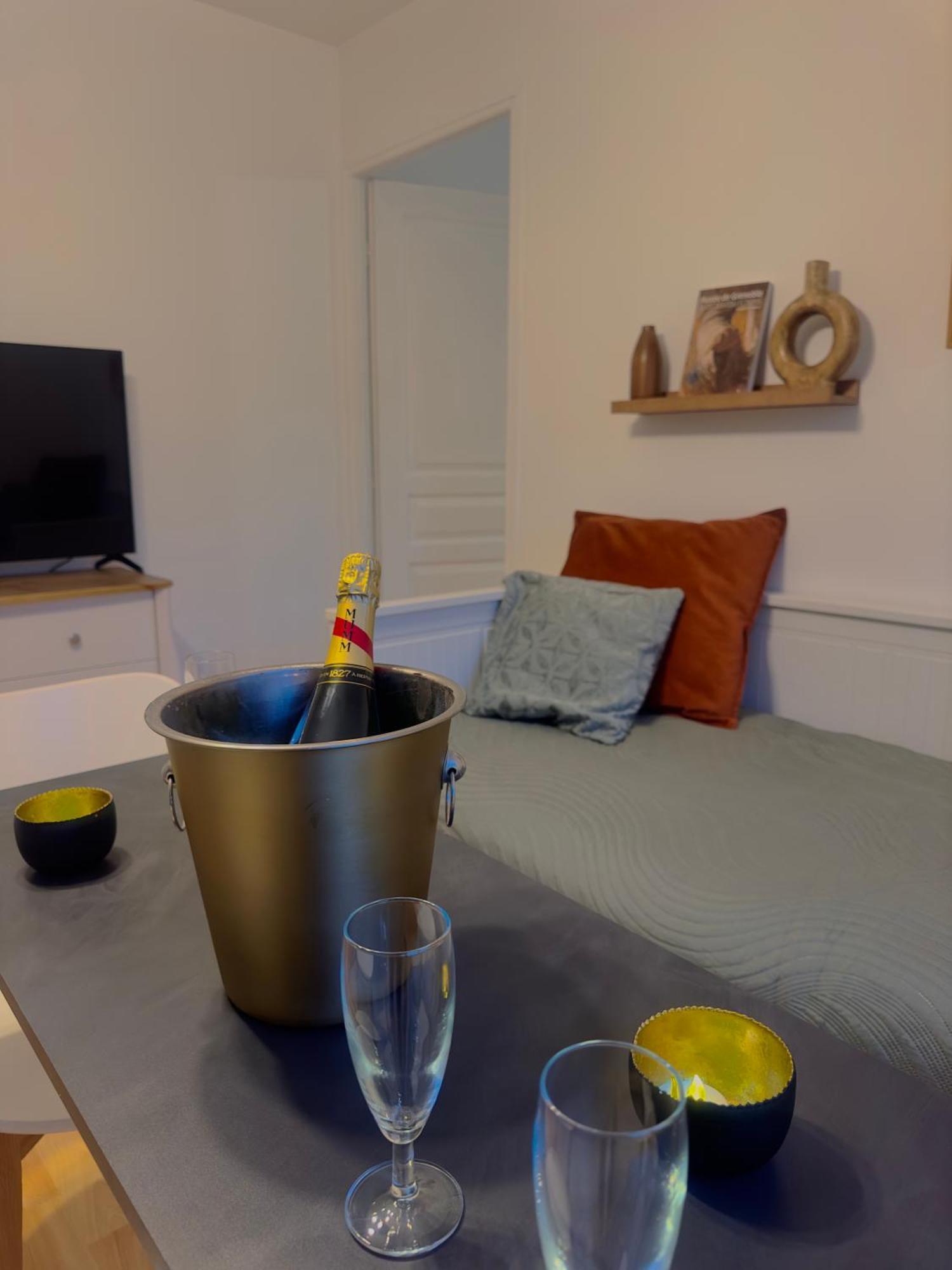 Montferrat  Appartement Chloe Du Lac מראה חיצוני תמונה