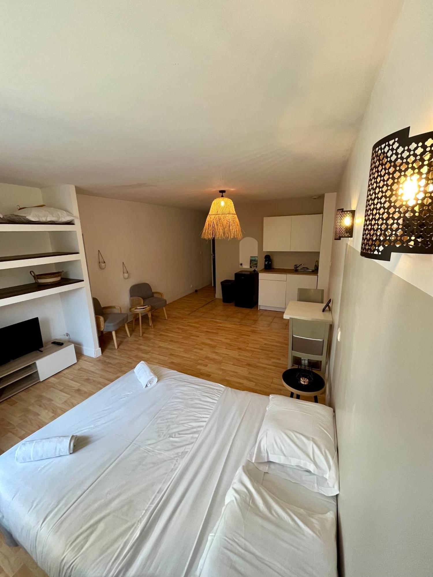 Montferrat  Appartement Chloe Du Lac מראה חיצוני תמונה